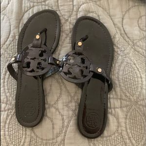 TORY BURCH FLIP FLOPS!